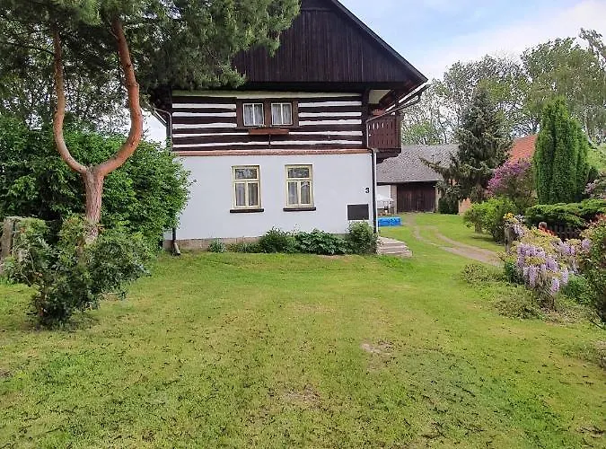 Chalupa Vesec Kır Evi